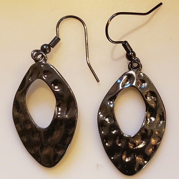 Black, Hammered Metal, Necklace and Earrings Set - Picture 7 of 8